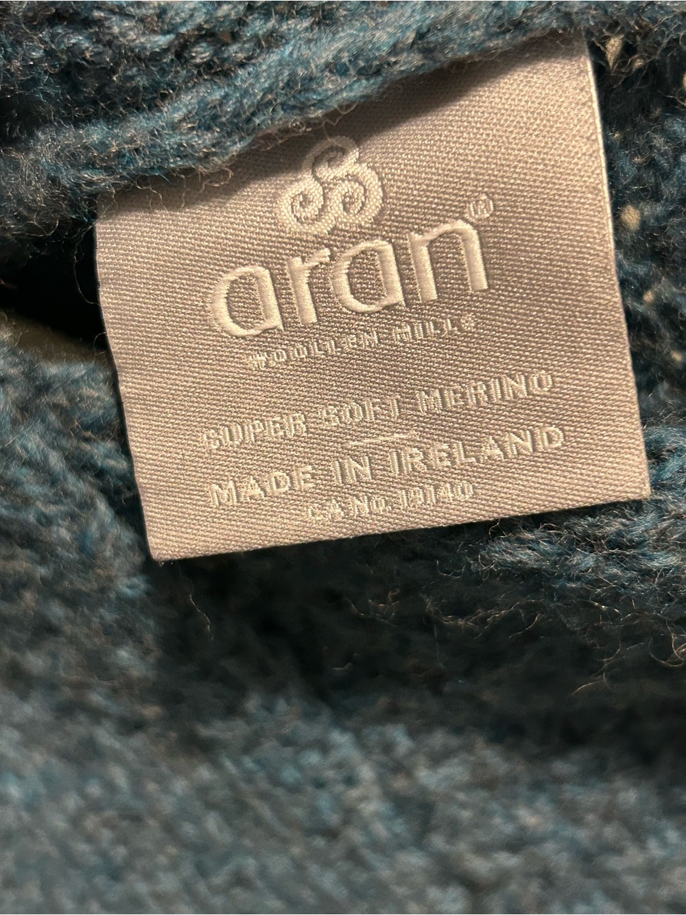 Aran Mills Cable Knit Triangular Poncho Merino Wool , One size - Picture 10 of 11